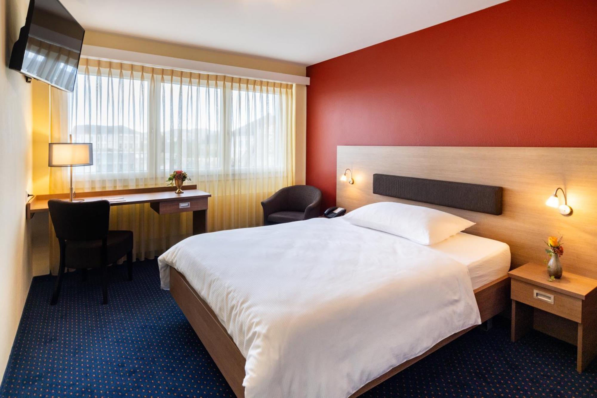 Hotel Drei Koenige Айнзиделн Екстериор снимка