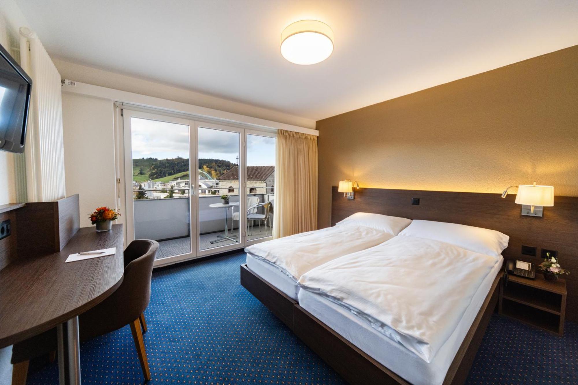 Hotel Drei Koenige Айнзиделн Екстериор снимка